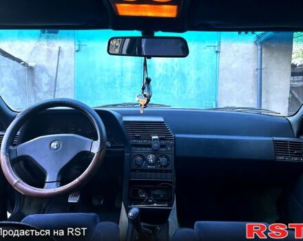 Зелений Альфа Ромео 164, об'ємом двигуна 2 л та пробігом 380 тис. км за 1650 $, фото 7 на Automoto.ua