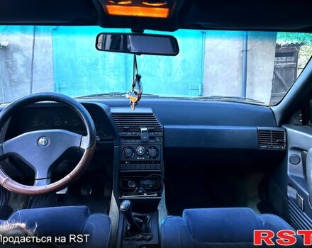 Зелений Альфа Ромео 164, об'ємом двигуна 2 л та пробігом 380 тис. км за 1650 $, фото 9 на Automoto.ua