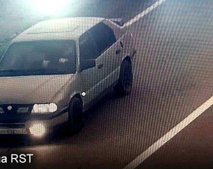 Красный Альфа Ромео 33, объемом двигателя 1.7 л и пробегом 242 тыс. км за 300 $, фото 1 на Automoto.ua