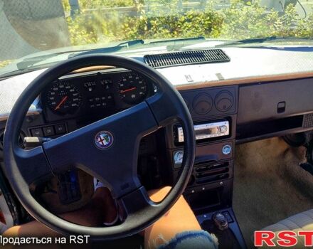 Сірий Альфа Ромео 33, об'ємом двигуна 1.6 л та пробігом 425 тис. км за 800 $, фото 6 на Automoto.ua