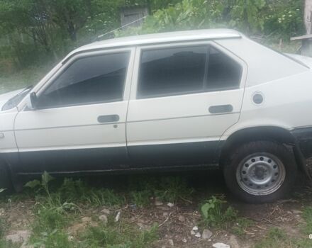 Белый Альфа Ромео 75, объемом двигателя 0 л и пробегом 107 тыс. км за 560 $, фото 1 на Automoto.ua