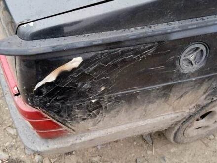 Чорний Альфа Ромео 75, об'ємом двигуна 1.8 л та пробігом 555 тис. км за 1428 $, фото 1 на Automoto.ua