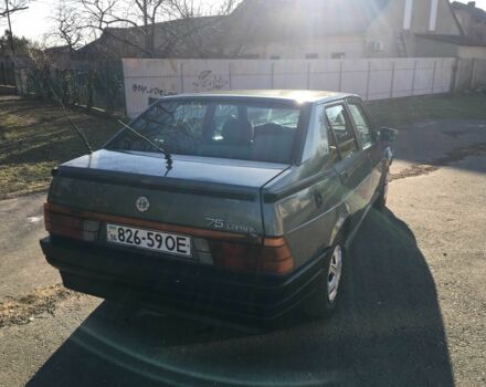 Серый Альфа Ромео 75, объемом двигателя 1.6 л и пробегом 200 тыс. км за 900 $, фото 12 на Automoto.ua