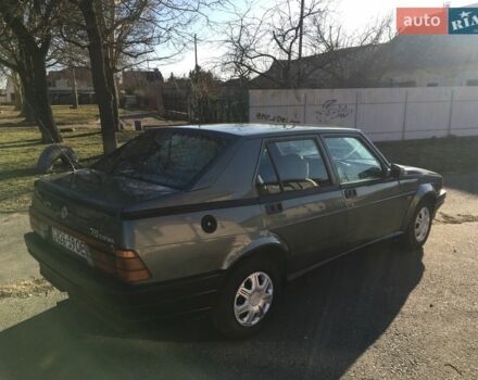 Серый Альфа Ромео 75, объемом двигателя 1.6 л и пробегом 200 тыс. км за 900 $, фото 3 на Automoto.ua