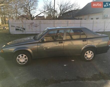 Серый Альфа Ромео 75, объемом двигателя 1.6 л и пробегом 200 тыс. км за 900 $, фото 10 на Automoto.ua