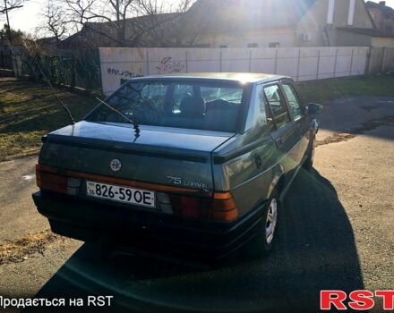 Сірий Альфа Ромео 75, об'ємом двигуна 1.6 л та пробігом 250 тис. км за 900 $, фото 13 на Automoto.ua