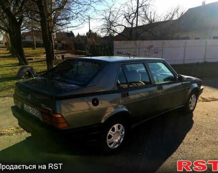 Сірий Альфа Ромео 75, об'ємом двигуна 1.6 л та пробігом 200 тис. км за 800 $, фото 4 на Automoto.ua