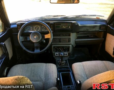 Сірий Альфа Ромео 75, об'ємом двигуна 1.6 л та пробігом 220 тис. км за 800 $, фото 5 на Automoto.ua