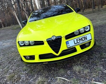 Желтый Альфа Ромео Брера, объемом двигателя 2.4 л и пробегом 18500 тыс. км за 22000 $, фото 9 на Automoto.ua