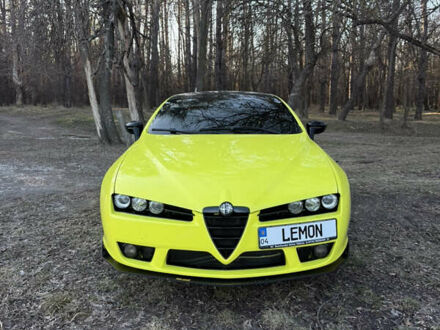 Желтый Альфа Ромео Брера, объемом двигателя 2.4 л и пробегом 185 тыс. км за 20000 $, фото 1 на Automoto.ua