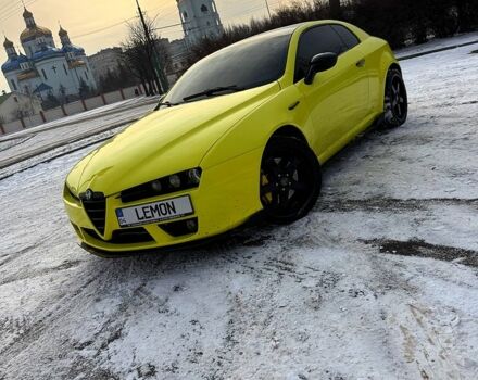 Желтый Альфа Ромео Брера, объемом двигателя 2.4 л и пробегом 18500 тыс. км за 22000 $, фото 1 на Automoto.ua