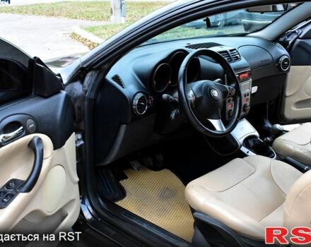 Черный Альфа Ромео ГТ, объемом двигателя 1.9 л и пробегом 227 тыс. км за 4200 $, фото 7 на Automoto.ua