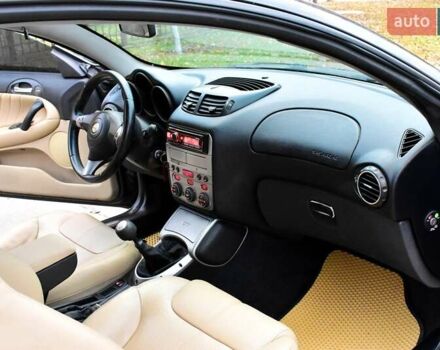 Черный Альфа Ромео ГТ, объемом двигателя 1.9 л и пробегом 227 тыс. км за 4200 $, фото 8 на Automoto.ua