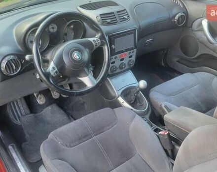 Червоний Альфа Ромео GT, об'ємом двигуна 1.97 л та пробігом 129 тис. км за 4000 $, фото 14 на Automoto.ua