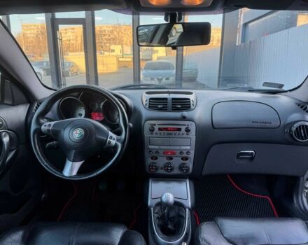 Серый Альфа Ромео ГТ, объемом двигателя 2 л и пробегом 196 тыс. км за 4790 $, фото 10 на Automoto.ua