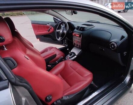 Сірий Альфа Ромео GT, об'ємом двигуна 2 л та пробігом 217 тис. км за 6200 $, фото 40 на Automoto.ua