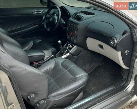 Серый Альфа Ромео ГТ, объемом двигателя 1.91 л и пробегом 245 тыс. км за 3999 $, фото 9 на Automoto.ua