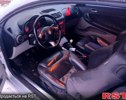 Сірий Альфа Ромео GT, об'ємом двигуна 2 л та пробігом 150 тис. км за 3999 $, фото 6 на Automoto.ua