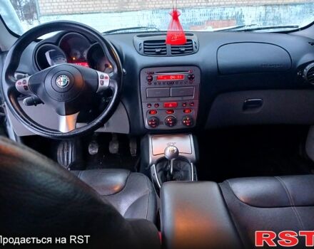 Сірий Альфа Ромео GT, об'ємом двигуна 2 л та пробігом 150 тис. км за 3999 $, фото 7 на Automoto.ua