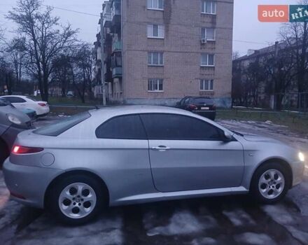 Серый Альфа Ромео ГТ, объемом двигателя 1.97 л и пробегом 190 тыс. км за 3700 $, фото 2 на Automoto.ua