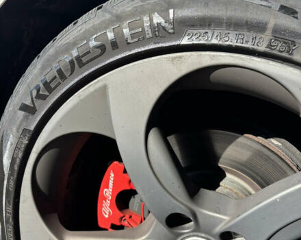 Белый Альфа Ромео Джулия, объемом двигателя 2.14 л и пробегом 182 тыс. км за 19900 $, фото 5 на Automoto.ua