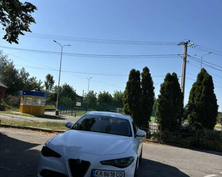 Белый Альфа Ромео Джулия, объемом двигателя 2.14 л и пробегом 182 тыс. км за 19900 $, фото 1 на Automoto.ua