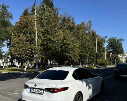 Белый Альфа Ромео Джулия, объемом двигателя 2.14 л и пробегом 182 тыс. км за 19900 $, фото 7 на Automoto.ua