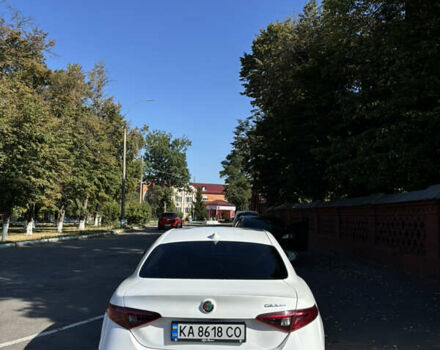 Белый Альфа Ромео Джулия, объемом двигателя 2.14 л и пробегом 182 тыс. км за 19900 $, фото 8 на Automoto.ua