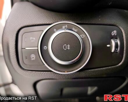 Білий Альфа Ромео Джулія, об'ємом двигуна 2 л та пробігом 88 тис. км за 16000 $, фото 12 на Automoto.ua