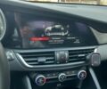 Білий Альфа Ромео Джулія, об'ємом двигуна 2 л та пробігом 107 тис. км за 19500 $, фото 11 на Automoto.ua