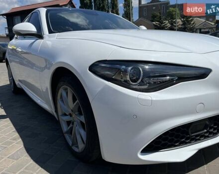 Белый Альфа Ромео Джулия, объемом двигателя 2 л и пробегом 41 тыс. км за 17500 $, фото 14 на Automoto.ua