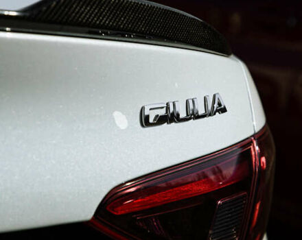 Белый Альфа Ромео Джулия, объемом двигателя 2 л и пробегом 115 тыс. км за 20500 $, фото 7 на Automoto.ua