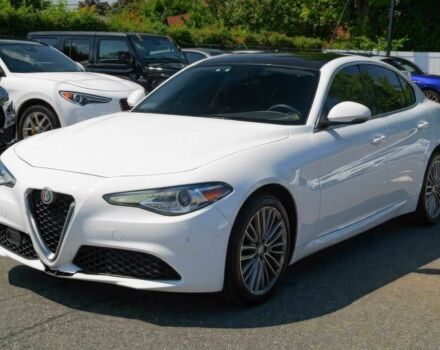 Белый Альфа Ромео Джулия, объемом двигателя 2 л и пробегом 64 тыс. км за 11000 $, фото 2 на Automoto.ua