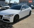 Белый Альфа Ромео Джулия, объемом двигателя 2 л и пробегом 137 тыс. км за 18600 $, фото 2 на Automoto.ua