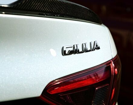 Білий Альфа Ромео Джулія, об'ємом двигуна 2 л та пробігом 11500 тис. км за 20500 $, фото 2 на Automoto.ua