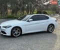 Білий Альфа Ромео Джулія, об'ємом двигуна 2 л та пробігом 85 тис. км за 21700 $, фото 5 на Automoto.ua