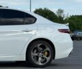 Білий Альфа Ромео Джулія, об'ємом двигуна 2 л та пробігом 125 тис. км за 19100 $, фото 7 на Automoto.ua