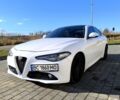 Белый Альфа Ромео Джулия, объемом двигателя 2 л и пробегом 130 тыс. км за 18500 $, фото 1 на Automoto.ua