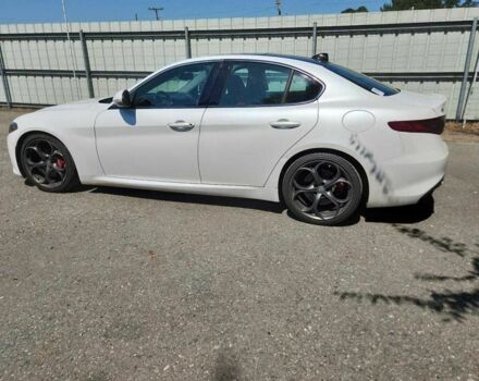 Білий Альфа Ромео Джулія, об'ємом двигуна 2 л та пробігом 95 тис. км за 3800 $, фото 1 на Automoto.ua