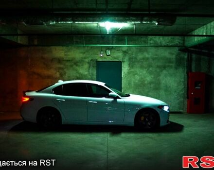 Білий Альфа Ромео Джулія, об'ємом двигуна 2 л та пробігом 11500 тис. км за 20500 $, фото 6 на Automoto.ua