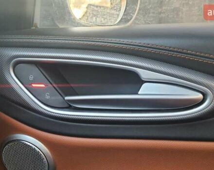 Белый Альфа Ромео Джулия, объемом двигателя 2 л и пробегом 82 тыс. км за 25600 $, фото 37 на Automoto.ua