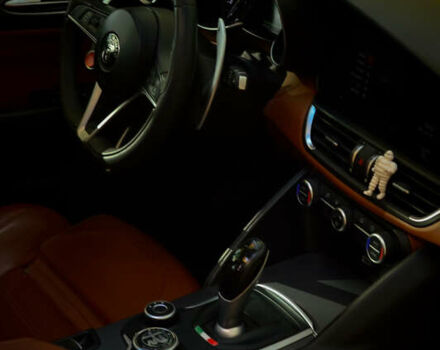 Белый Альфа Ромео Джулия, объемом двигателя 2 л и пробегом 125 тыс. км за 22500 $, фото 24 на Automoto.ua