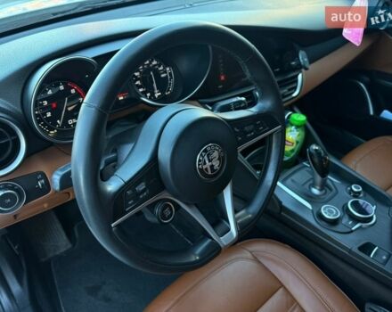 Белый Альфа Ромео Джулия, объемом двигателя 2 л и пробегом 103 тыс. км за 16900 $, фото 17 на Automoto.ua