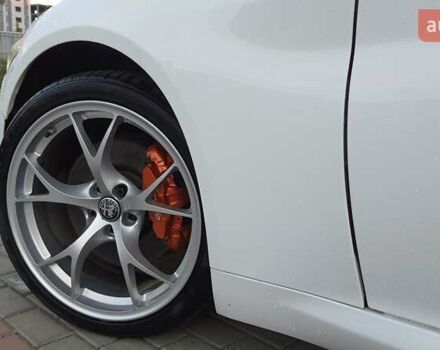 Белый Альфа Ромео Джулия, объемом двигателя 2 л и пробегом 82 тыс. км за 25600 $, фото 22 на Automoto.ua