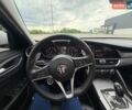 Білий Альфа Ромео Джулія, об'ємом двигуна 2 л та пробігом 137 тис. км за 18500 $, фото 8 на Automoto.ua