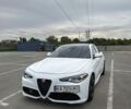 Білий Альфа Ромео Джулія, об'ємом двигуна 2 л та пробігом 137 тис. км за 18500 $, фото 2 на Automoto.ua