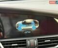 Білий Альфа Ромео Джулія, об'ємом двигуна 2 л та пробігом 85 тис. км за 21700 $, фото 27 на Automoto.ua
