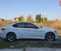 Білий Альфа Ромео Джулія, об'ємом двигуна 2 л та пробігом 98 тис. км за 22800 $, фото 6 на Automoto.ua