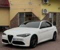 Білий Альфа Ромео Джулія, об'ємом двигуна 2 л та пробігом 95 тис. км за 22500 $, фото 3 на Automoto.ua