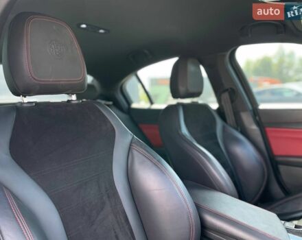 Білий Альфа Ромео Джулія, об'ємом двигуна 2.89 л та пробігом 48 тис. км за 38500 $, фото 17 на Automoto.ua